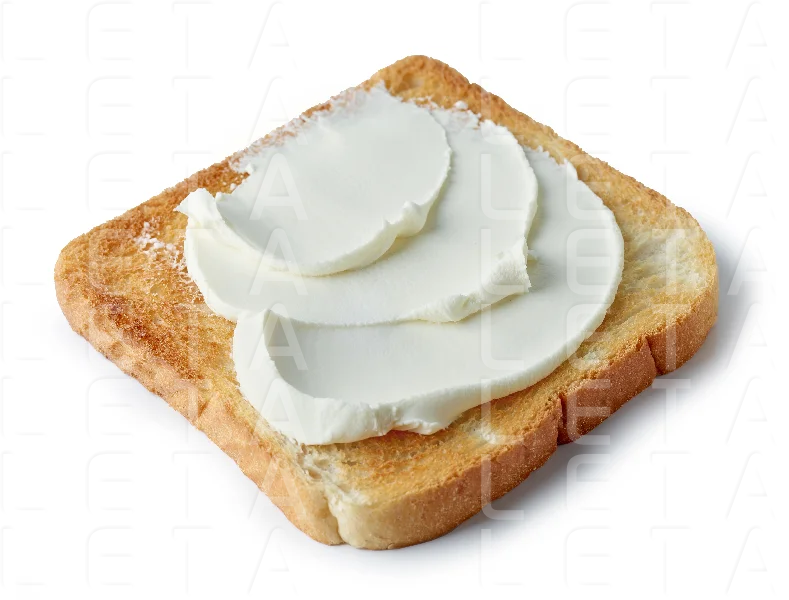 toasted bread with cream cheese