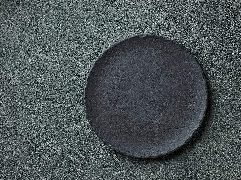 empty black plate