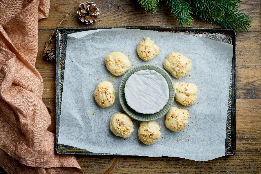 raw yeast dough buns
