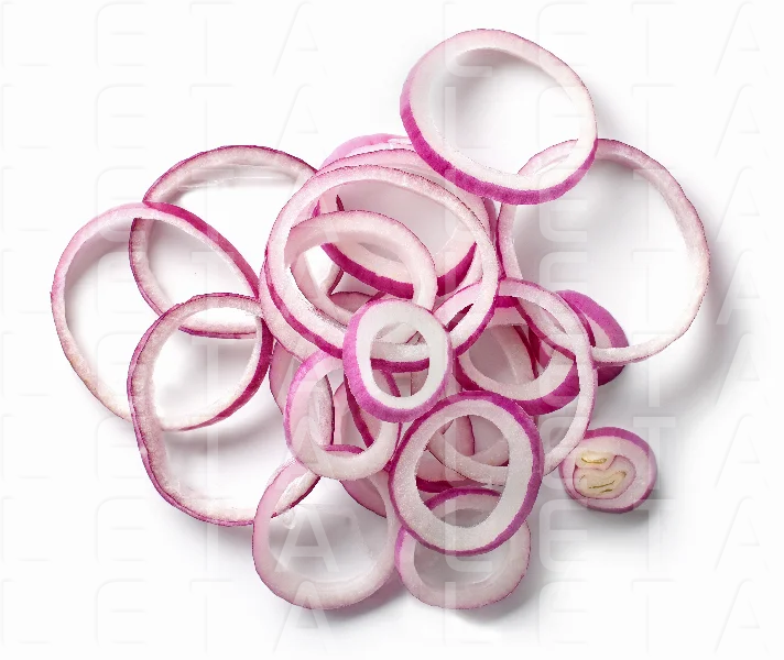 sliced red onion rings
