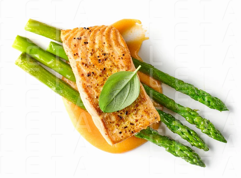 grilled salmon fillet with asparagus